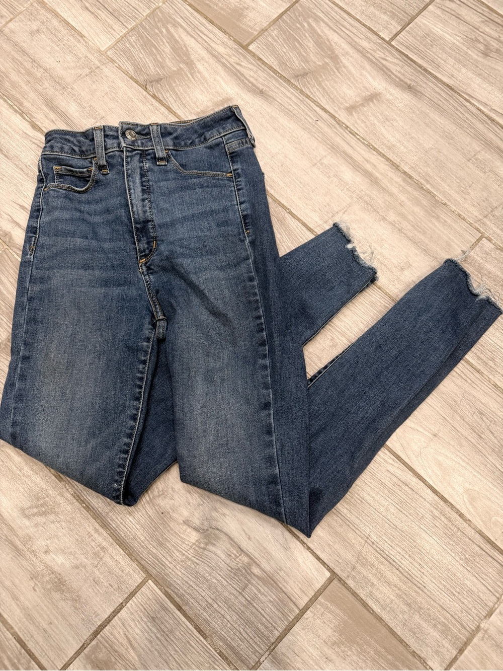 Classic High-Rise Skinny jegging Jeans in Dark Blue